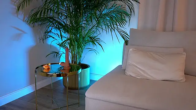 Tinydoll_XO's cam snapshot