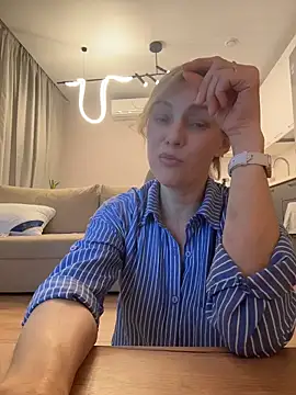 CarmenBlues_'s cam snapshot