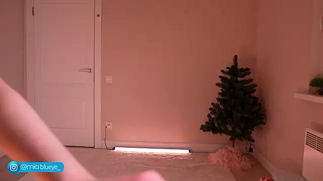 Miablueye live sex cam
