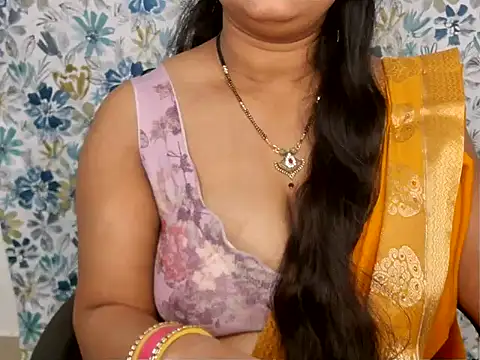 YOUR_URVI_'s cam snapshot