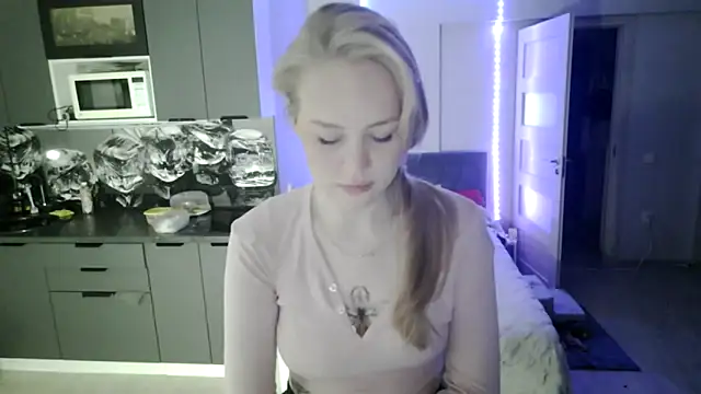 LunaPeony's cam snapshot