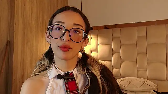 Emilia_Bons's cam snapshot