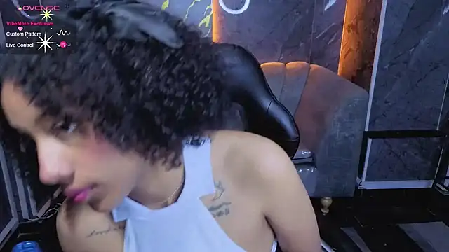 Violeth_b's cam snapshot