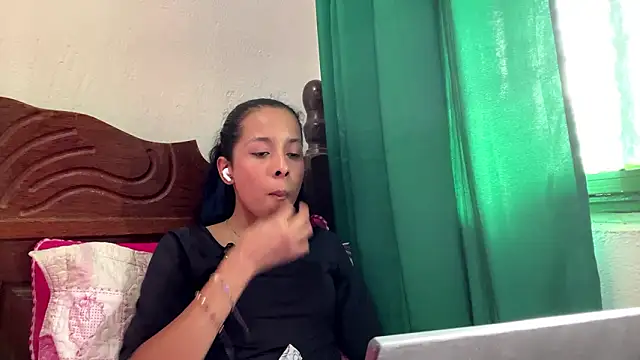 KayleenStoyanoff live sex cam