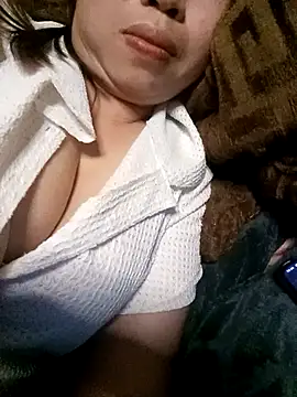 julybe's cam snapshot