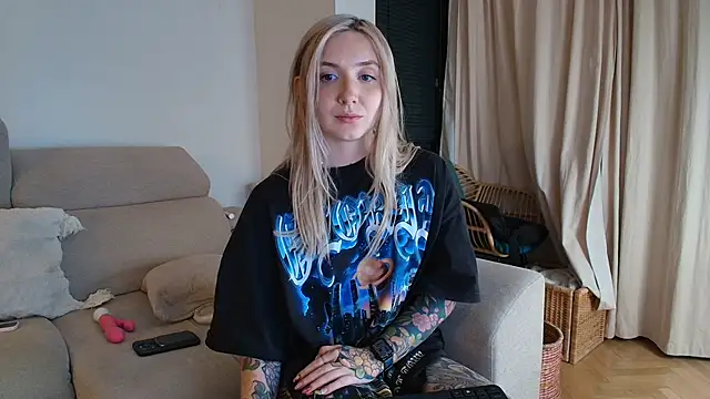 tattoobbgirl's cam snapshot