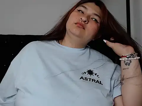 LauraHorny69's cam snapshot