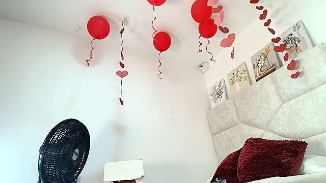 elizawiliamst's cam snapshot