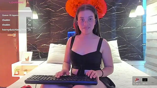 ZOE_LE's cam snapshot