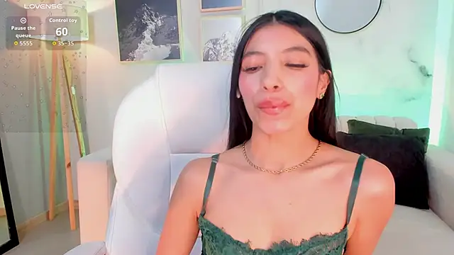 Tiffany_Low's cam snapshot