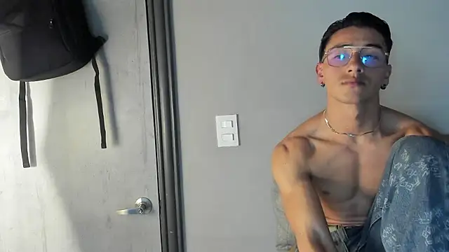 Andy_Joy_'s cam snapshot