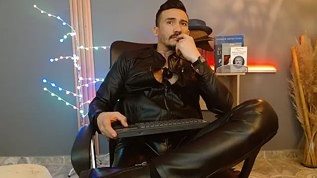 Reiko_85_'s cam snapshot