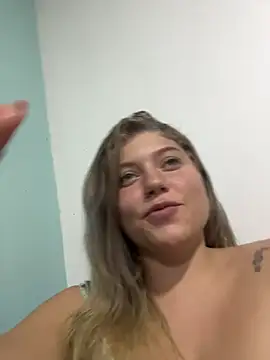 alaia_greyy live sex cam