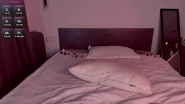 mooniejin live sex cam