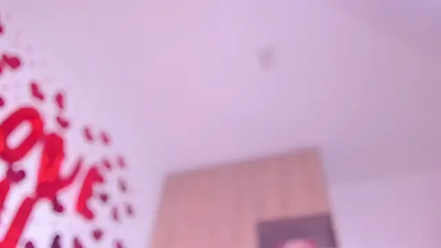 Giulia_Cash's cam snapshot