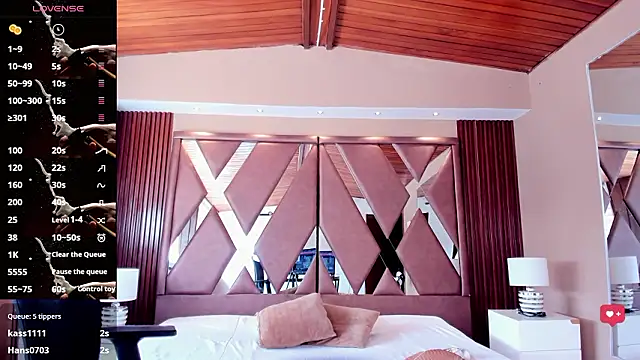 IsabellaaJoness live sex cam