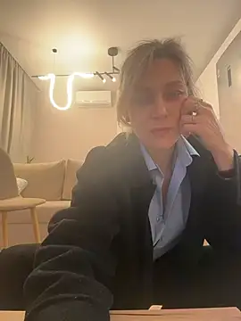 CarmenBlues_'s cam snapshot