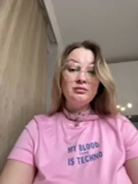 Teya_moon_'s cam snapshot