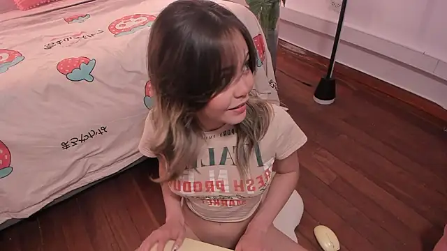 Hey_lucy__'s cam snapshot