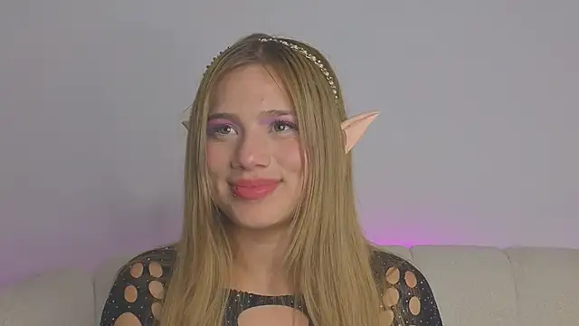 DollfaceInk's cam snapshot