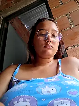 young_dairy01's cam snapshot