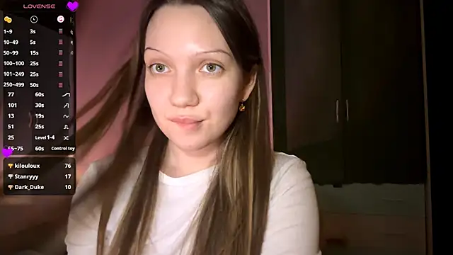 EmiIyKitty live sex cam