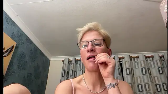 JennyHazel1 live sex cam