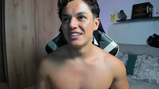 julian_wallace live sex cam