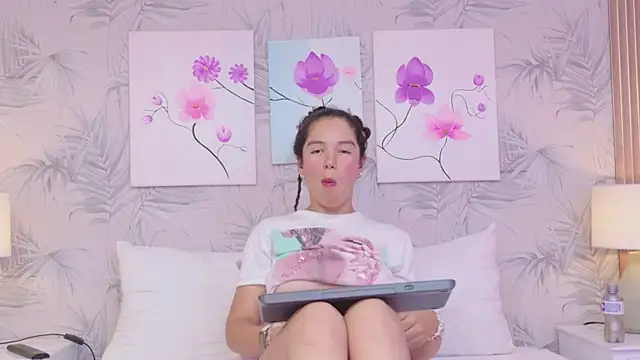 RoxanaAngel's cam snapshot