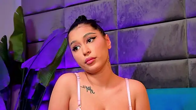 NickyMinn's cam snapshot