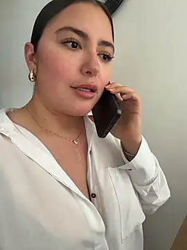 sukhakunis1 live sex cam