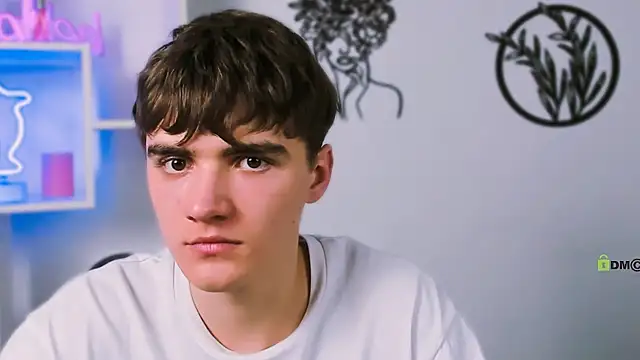 emil_lucky live sex cam