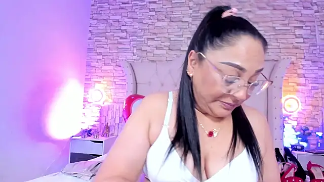 Gina_Myers live sex cam