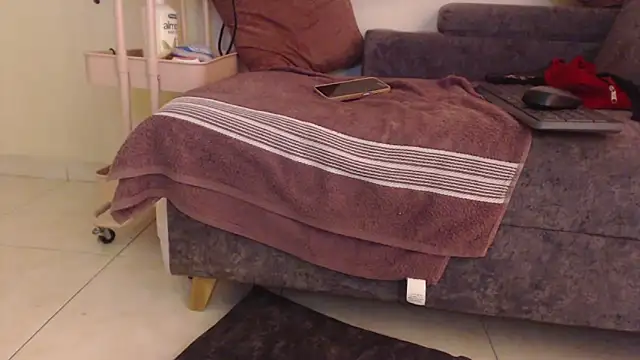 v_violeta's cam snapshot