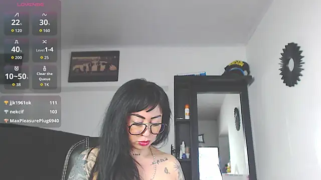 Vicky_hotmilf live sex cam