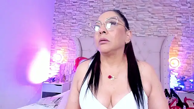 Gina_Myers live sex cam