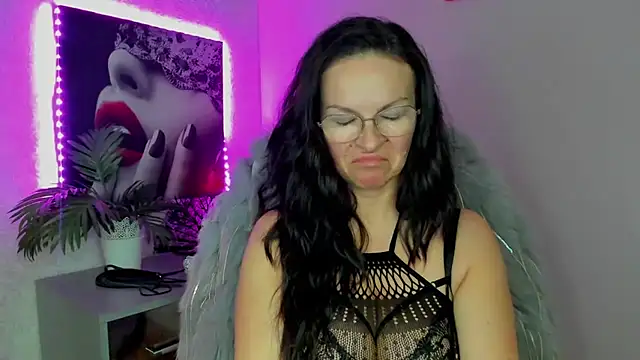 HelenLuxx live sex cam