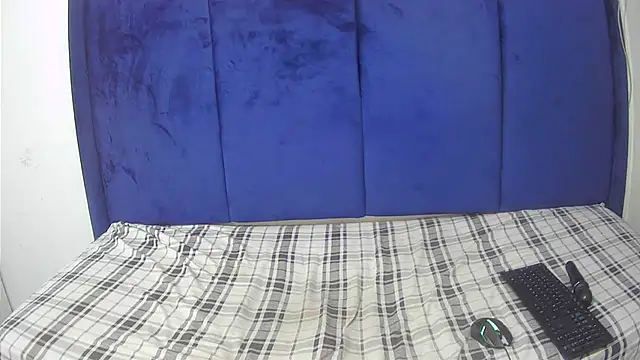 Pretty-C live sex cam