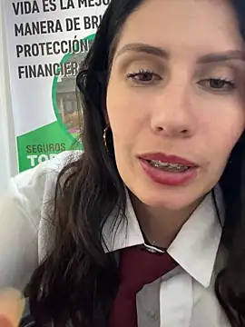 Alysson-- live sex cam