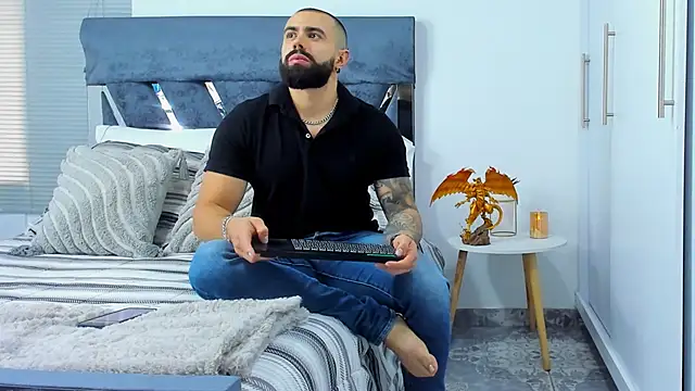 Zack_Froone live sex cam