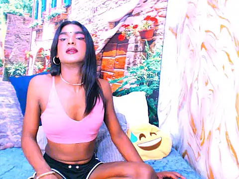 spicybarbie live sex cam