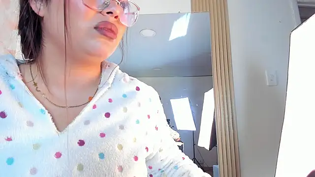 Kylie_Thompsonnl's cam snapshot