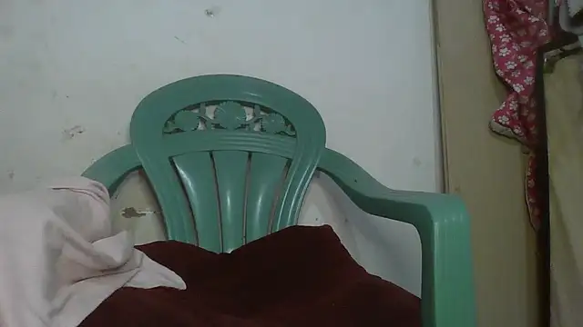 thasmyni's cam snapshot