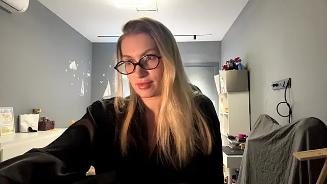 SoftnessMila's cam snapshot