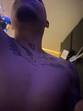 AlphaMasterXxx live sex cam