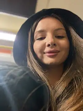 KrisMagnoly's cam snapshot