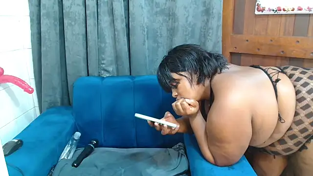 ChoklitBerryXX live sex cam