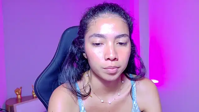 luna_roja25's cam snapshot