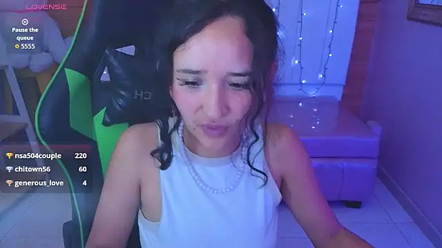 bella_vibess_s's cam snapshot