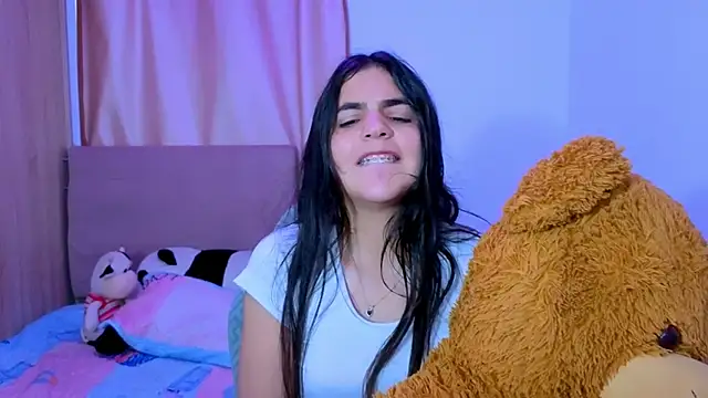 _elenna's cam snapshot